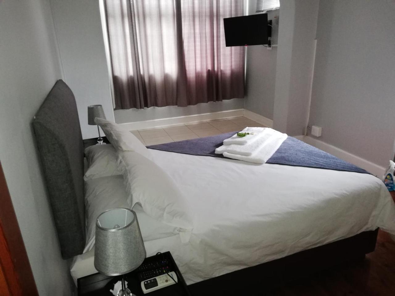 La Maison On 3Rd Guesthouse Port Elizabeth Ngoại thất bức ảnh